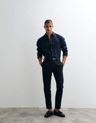 Elegante Hose in Schwarz mit hohem Leinenanteil und schmalem Schnitt Schwarz 46 Short