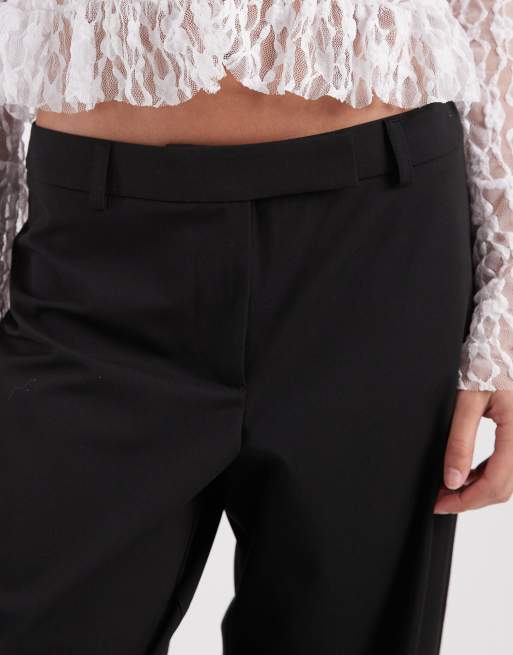 ASOS DESIGN – Elegante Hose in Schwarz mit niedrigem Bund und Spitzensaum, 4 von 5