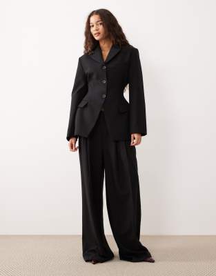 ASOS DESIGN - Elegante Hose in Schwarz mit tiefem, asymmetrischem Bund und weitem Bein