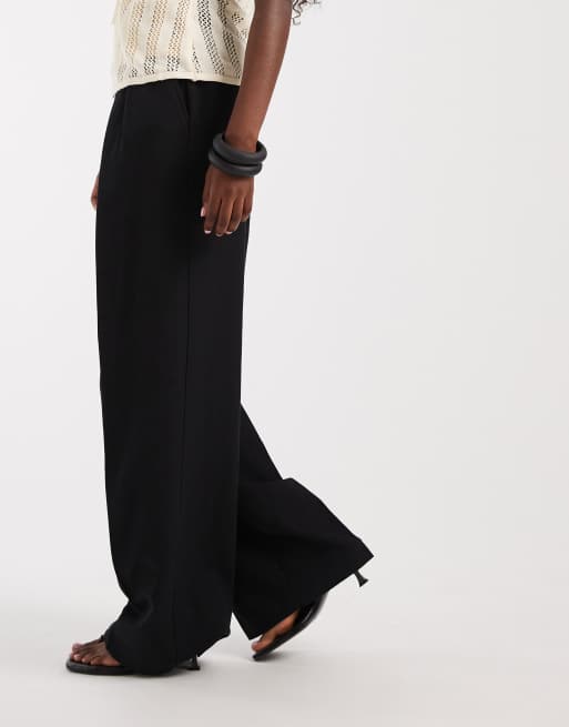 ASOS DESIGN – Elegante Hose in schwarzer Leinenoptik mit weitem Bein und Bundfalten, 2 von 5