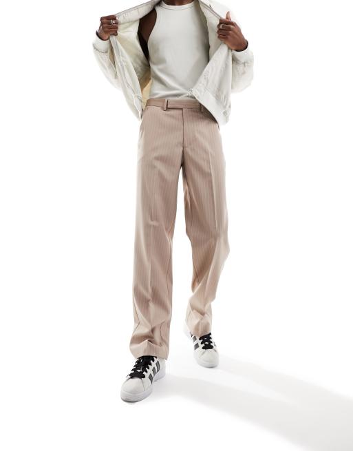 ASOS DESIGN – Elegante Hose in Steinbeige mit Nadelstreifen und geradem Schnitt