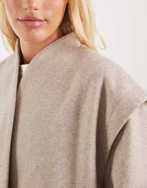 ASOS DESIGN – Elegante Jacke in Cremeweiß mit Ballonsaum und Schulterpartie im 80er-Stil, 3 von 4