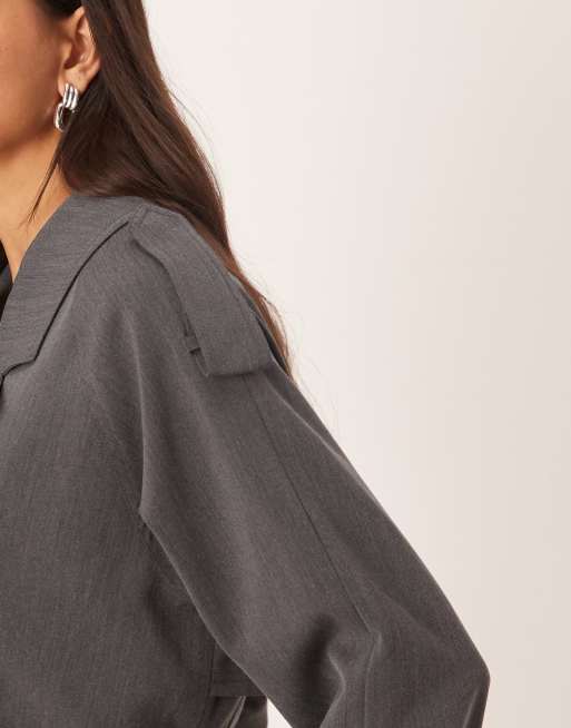 ASOS DESIGN - Elegante korte zachte trenchcoat in donkergrijs, deel van co-ord set, 2 van 4