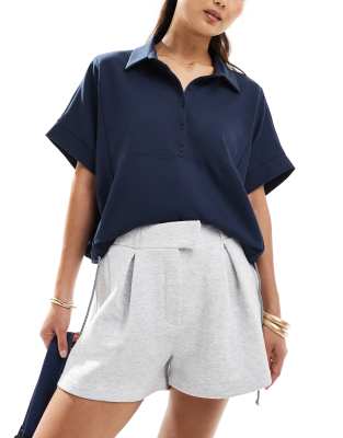 ASOS DESIGN - Elegante, kurze Jersey-Shorts in meliertem Grau