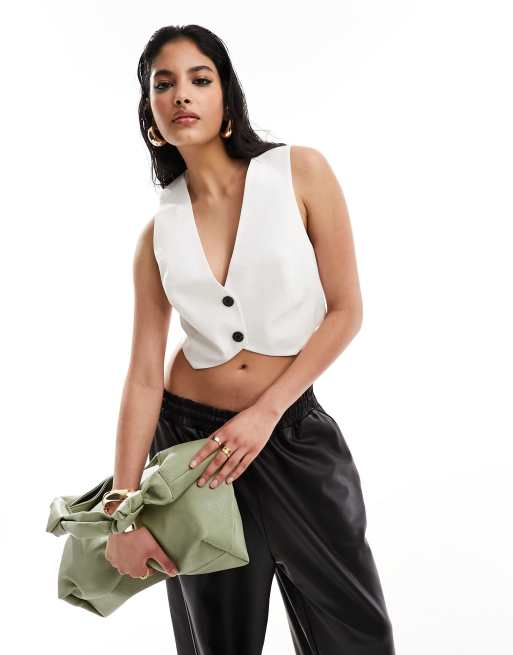 ASOS DESIGN – Elegante kurze Weste in Elfenbein
