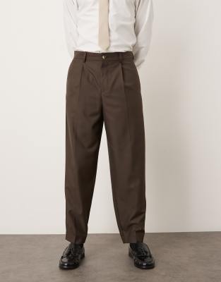 Elegante, locker geschnittene Hose in Braun mit schmal zulaufendem Bein und Mikrostruktur-Brown Brown 44 Regular