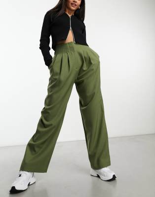 ASOS DESIGN - Elegante, locker geschnittene Hose in Olivgrün mit hohem Bund und Ziernaht