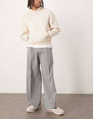 Elegante Loose-Fit-Hose in Grau mit Nadelstreifen und Bundfalten Grau 44 Regular