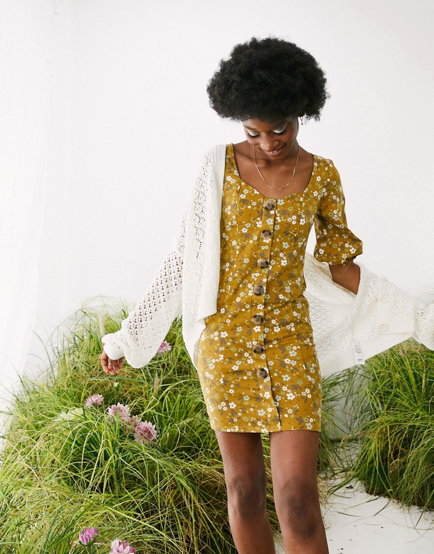 ASOS DESIGN - Elegante mini-jurk met pofmouwtjes en hoornen knopen in toffeekleur met bloemenprint-Bruin