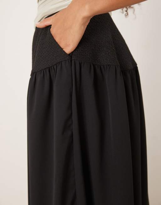 ASOS DESIGN - Elegante oversized broek met contrasterende bouclé tailleband in zwart, 2 van 4