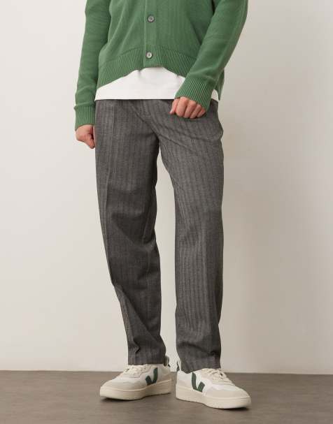 ASOS DESIGN - Elegante, oversized og sorte bukser med tapered ben og sildebensmønster samt plisseringer fortil - view 1