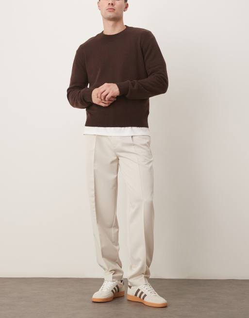 ASOS DESIGN - Elegante oversized toelopende broek met plooi aan de voorkant in ecru, 2 van 5