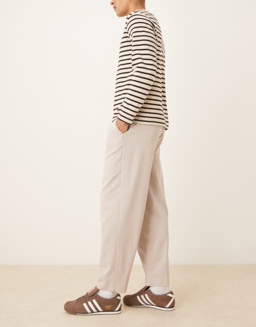 ASOS DESIGN - Elegante oversized toelopende broek van keperstof in stone, 3 van 5