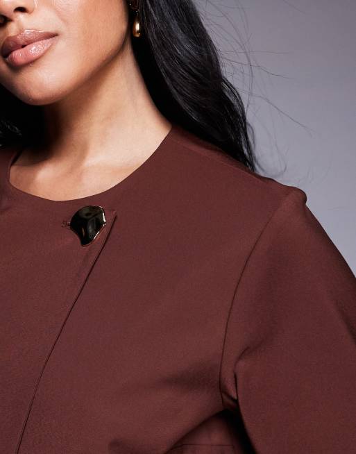 ASOS DESIGN - Elegante overslagtop met gouden knoop in chocoladebruin, deel van co-ord set, 2 van 4