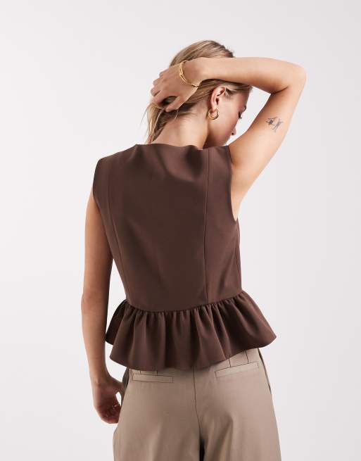 ASOS DESIGN - Elegante peplum top met knoopsluiting in mokka, 4 van 4