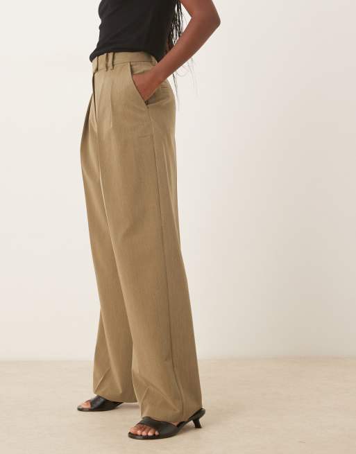 ASOS DESIGN - Elegante ruimvallende broek met plooien in olijfgroen, 4 van 5