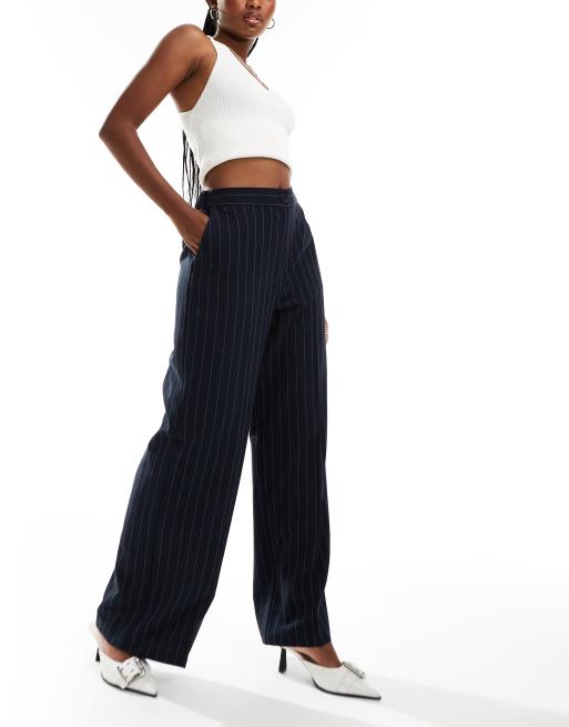 ASOS DESIGN - Elegante ruimvallende broek met rechte pijpen en strepen in marineblauw