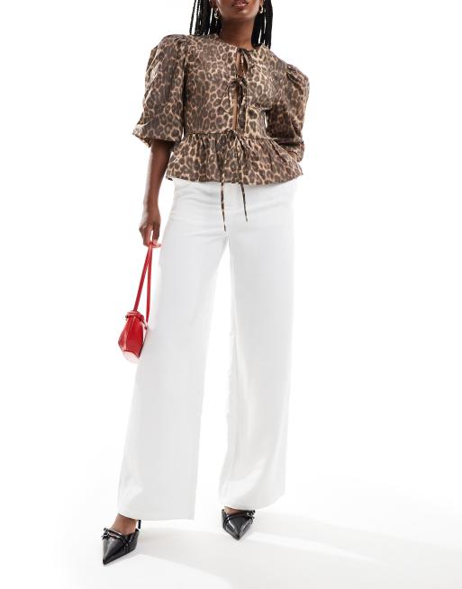 ASOS DESIGN - Elegante ruimvallende broek met rechte pijpen in ivoorwit 