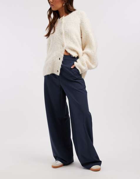 ASOS DESIGN - Elegante ruimvallende broek met rechte pijpen in marineblauw - view 1