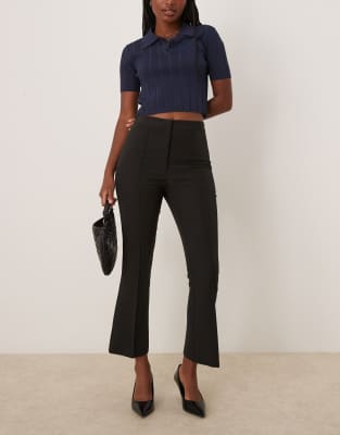 ASOS DESIGN - Elegante Schlaghose in Schwarz