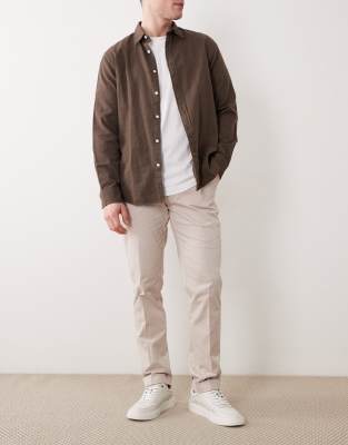 Elegante schmal geschnittene Chinohose in Steinbeige mit hohem Baumwollanteil und Umschlag-Neutral Neutral 48 Short
