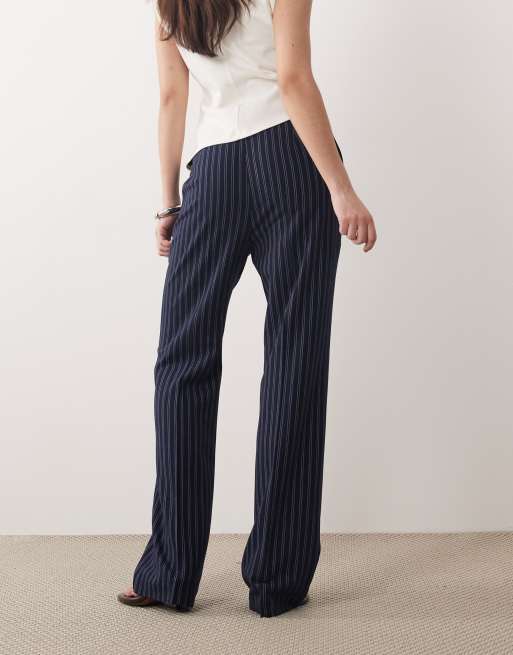 ASOS DESIGN – Elegante, schmal geschnittene Hose in Marineblau gestreift, 5 von 5