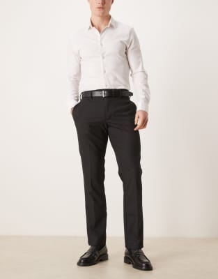 Elegante, schmal geschnittene Hose in Schwarz Schwarz 60 Short