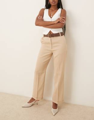 ASOS DESIGN - Elegante, schmal geschnittene Hose in Steingrau mit geradem Schnitt und Gürtel aus PU-Keine Farbe