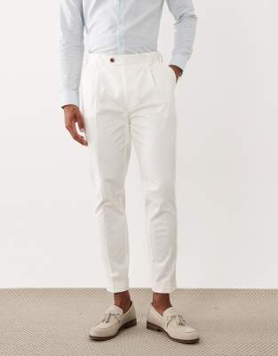 Elegante, schmal zulaufende Chinohose in Weiß mit hohem Baumwollanteil und Umschlag Weiß 52 Long