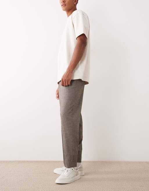 ASOS DESIGN – Elegante, schmal zulaufende Hose in Hellgrau mit Fischgrätmuster und lockerer Passform, 2 von 5