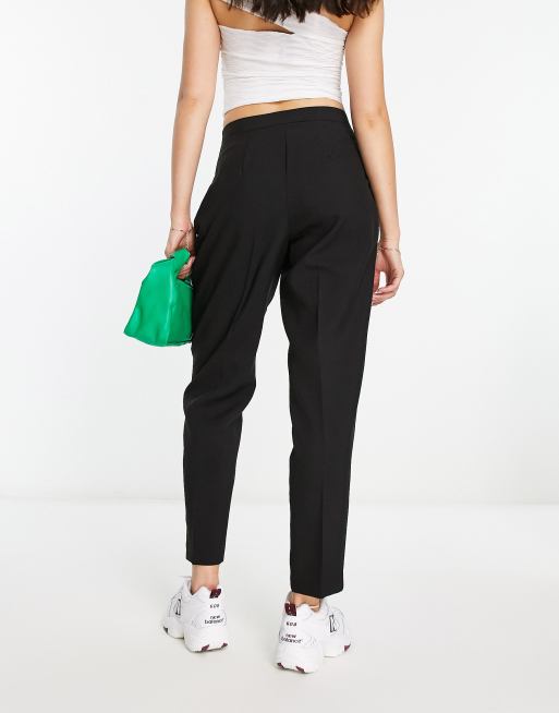ASOS DESIGN – Elegante, schmal zulaufende Hose in Schwarz, 2 von 4