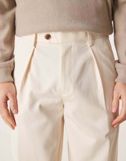 ASOS DESIGN – Elegante, schmal zulaufende Oversize-Hose aus Twill in Ecru, 4 von 5