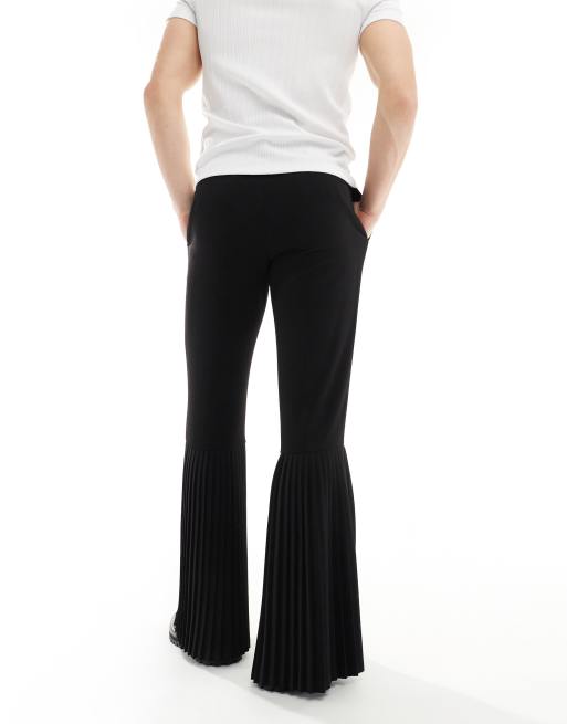 ASOS Design – Elegante, schmale Schlaghose in Schwarz mit plissiertem Schlag, 4 von 5