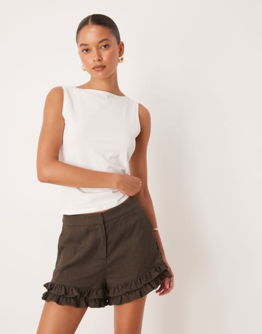 ASOS DESIGN - Elegante short met ruches aan de zoom en visgraatmotief in bruin, 3 van 5