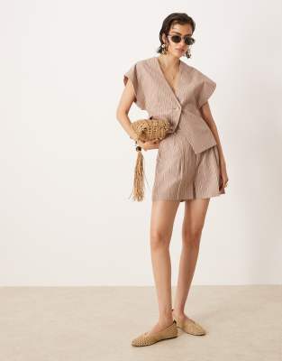 ASOS DESIGN - Elegante Shorts in A-Linie in Nerzbraun mit Streifen-Bunt