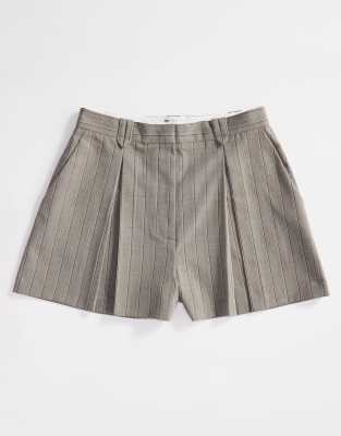 ASOS DESIGN - Elegante Shorts in Braun gestreift mit gefalteter Vorderseite, Kombiteil-Brown