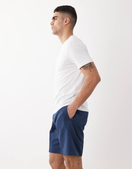 ASOS DESIGN – Elegante Shorts in Dunkelblau mit regulärer Passform und Umschlag, 3 von 5