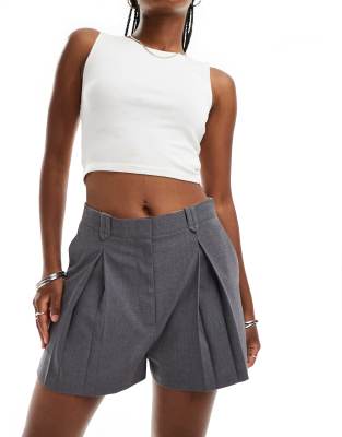 ASOS DESIGN - Elegante Shorts in Grau mit hohem Bund