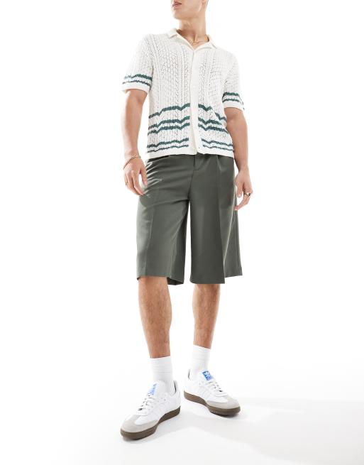 ASOS DESIGN – Elegante Shorts in Grün mit weitem Schnitt