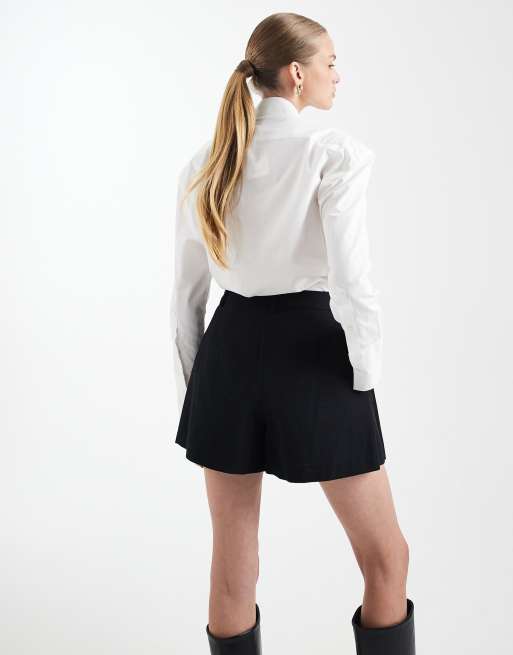 ASOS DESIGN – Elegante Shorts in Schwarz mit Leinenanteil und A-Linien-Schnitt , 4 von 5