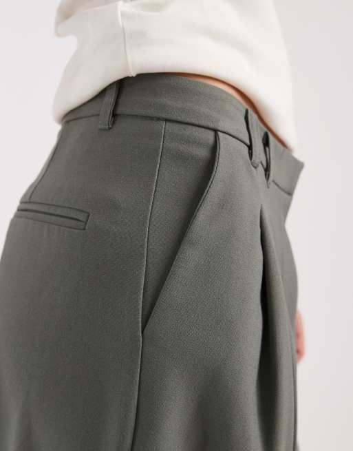 ASOS DESIGN – Elegante, strukturierte, schmal zulaufende Hose in Olivgrün mit weitem Schnitt , 5 von 5