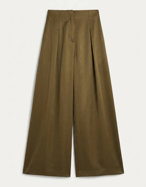 ASOS DESIGN – Elegante, superweite Hose aus Satin in Khaki, 6 von 9