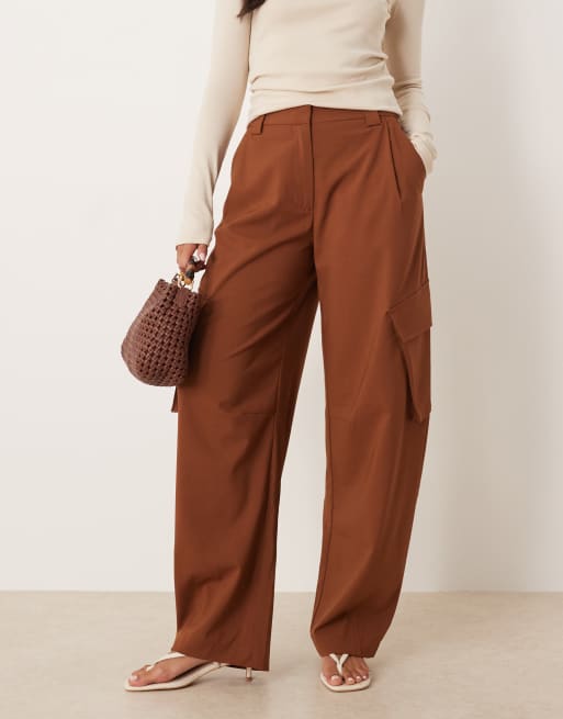 ASOS DESIGN - Elegante utility broek met wijde ronde pijpen in tabaksbruin, 2 van 5