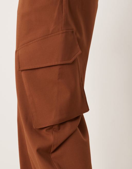 ASOS DESIGN - Elegante utility broek met wijde ronde pijpen in tabaksbruin, 4 van 5