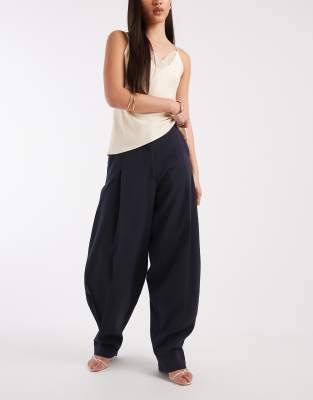 ASOS DESIGN - Elegante, voluminöse Ballonhose in Marineblau mit seitlichen Falten