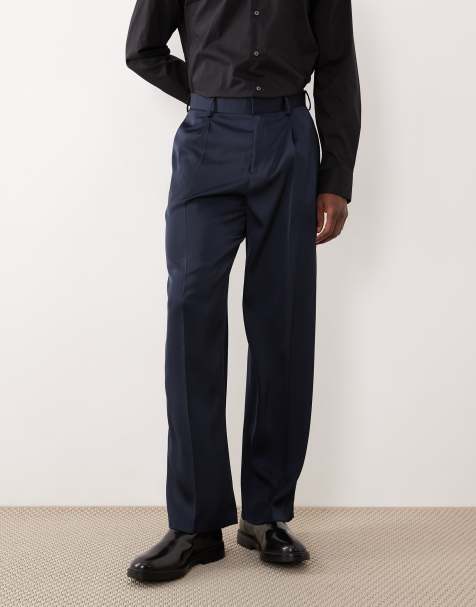 ASOS DESIGN – Elegante, weite Hose aus Satin in Marineblau mit Bundfalten - view 1