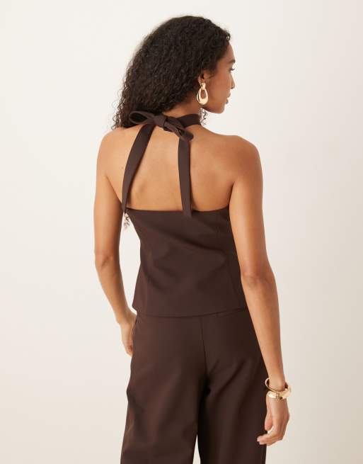 ASOS DESIGN – Elegante Weste in Schokobraun mit überkreuztem Neckholder-Träger, Kombiteil, 2 von 4