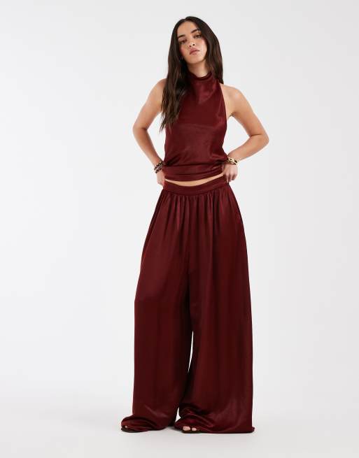 ASOS DESIGN - Getailleerde co-ord set van zachte satijnen top met halternek en palazzobroek in baksteenrood, 2 van 3