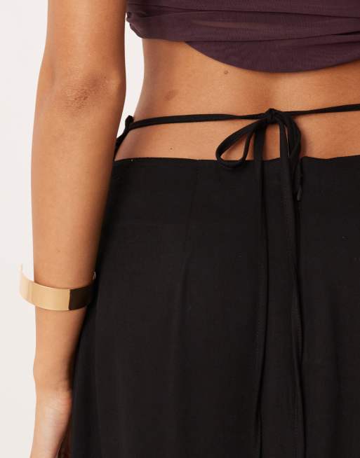 ASOS DESIGN – Eleganter Midi-Bleistiftrock in Schwarz mit Bindedetail am Rücken, 2 von 5