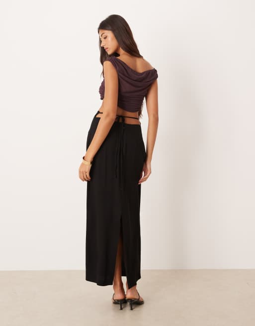 ASOS DESIGN – Eleganter Midi-Bleistiftrock in Schwarz mit Bindedetail am Rücken, 4 von 5